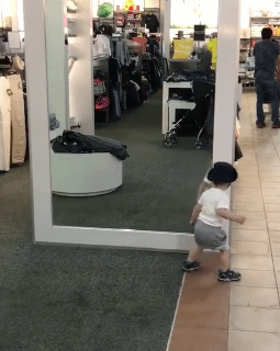 거울을 처음보는 아기 | 인스티즈