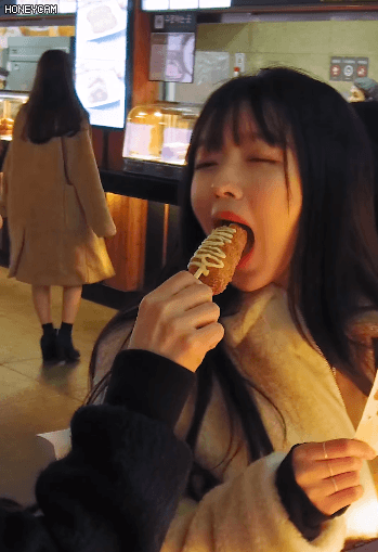 핫도그먹는 유아 | 인스티즈