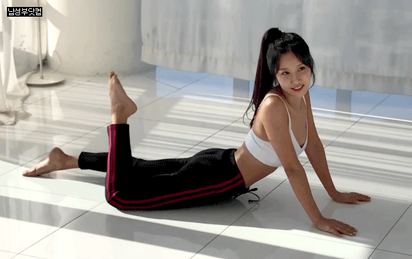 쿨내 진동하는 50대 동안 여의사..그리고 딸.jpg | 인스티즈