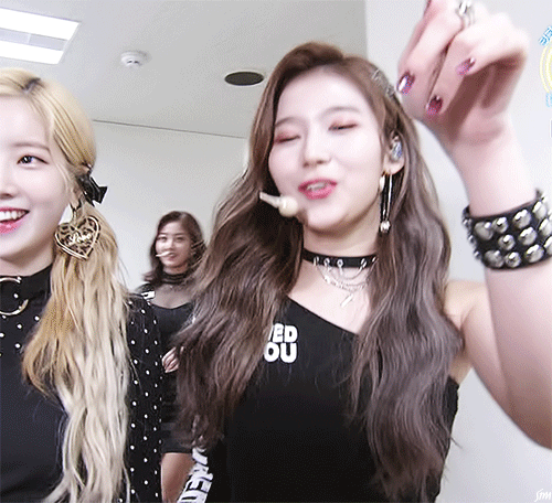 180915 NHK 시부야노트 정연이+사나 움짤 (데이타주의) | 인스티즈