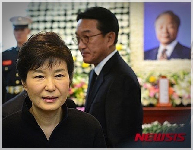 사진으로 보는 대한민국 정치 느와르 10년 (사진많음) | 인스티즈