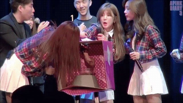 에이핑크 최고 겁쟁이.gif | 인스티즈