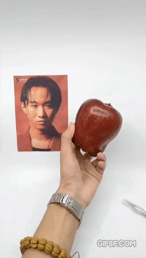 사과 인물 조각.gif | 인스티즈