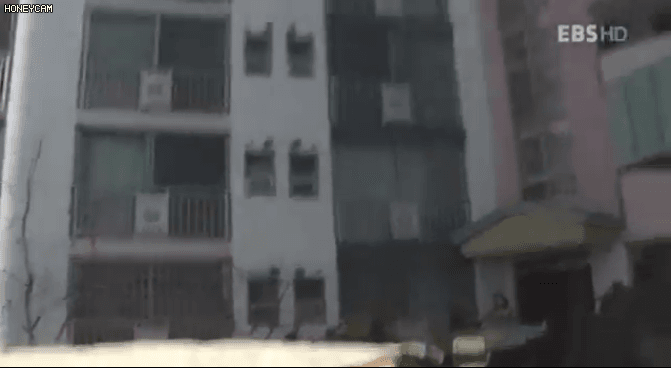 아파트에서 자살소동을 벌이는 남성 | 인스티즈