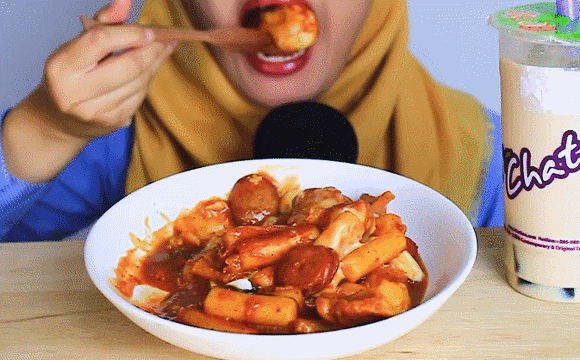 외국 먹방 유튜버들이 만든 떡볶이.gif (한글 표기의 중요성) | 인스티즈