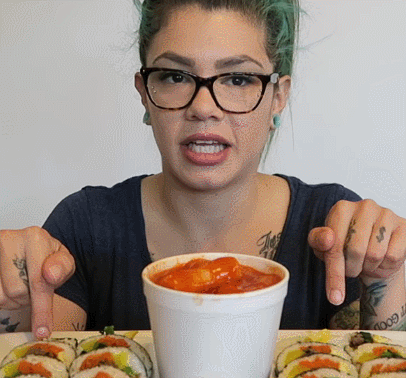 외국 먹방 유튜버들이 만든 떡볶이.gif (한글 표기의 중요성) | 인스티즈