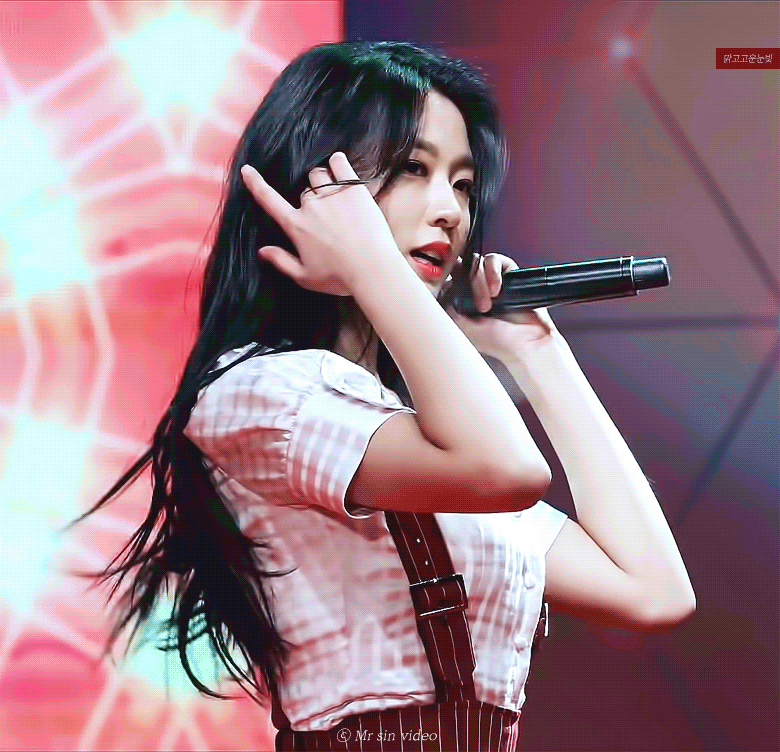 머리묶는 설현이 ㄷㄷ.gif | 인스티즈