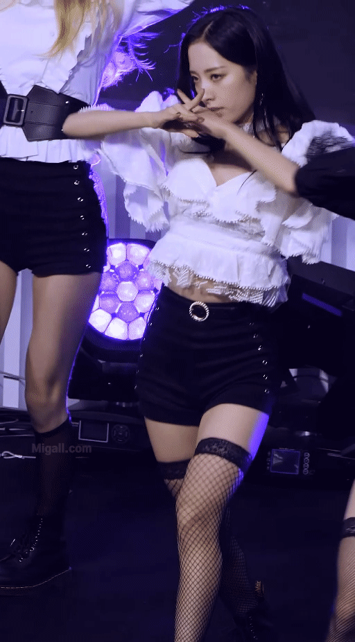 망사스타킹 착용한 우주소녀의 섹시 아이콘 보나.gif | 인스티즈