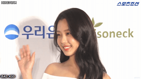 영화 마녀 속 마녀친구 배우 고민시 대종상 레드카펫 짤.jpgif | 인스티즈