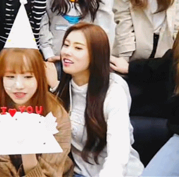 [아이돌] 사쿠라 &amp; 권은비의 위험한 장난 (Feat.광배) | 인스티즈