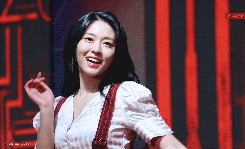 머리묶는 설현이 ㄷㄷ.gif | 인스티즈