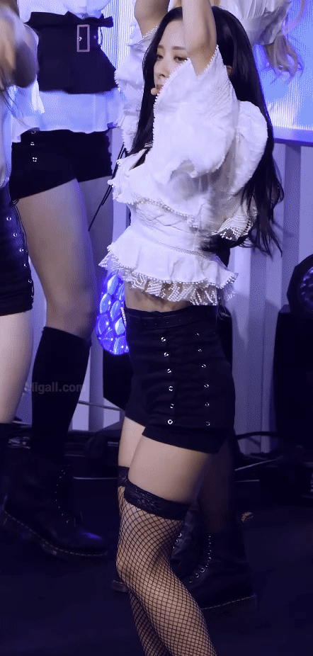 망사스타킹 착용한 우주소녀의 섹시 아이콘 보나.gif | 인스티즈