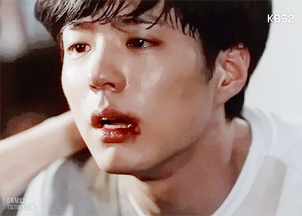 주인공이 피+땀+눈물 트리플 크라운 달성했을 때의 짜릿함 .jpgif | 인스티즈