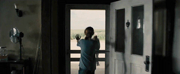 극장가 비수기 11월에 개봉해서 천만 돌파한 영화.gif | 인스티즈