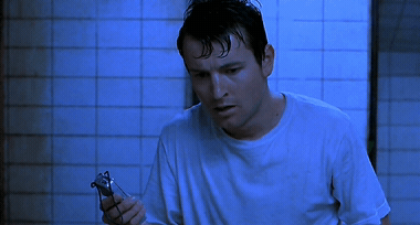 깨어나보니 지하실에 남자 둘이서 갇혀버림...gif | 인스티즈