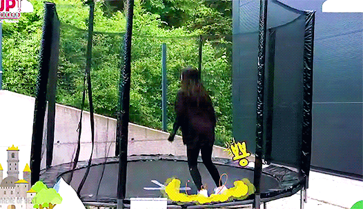 자유시간때 혼자 놀다 걸려서 민망해진 아이린.gif | 인스티즈