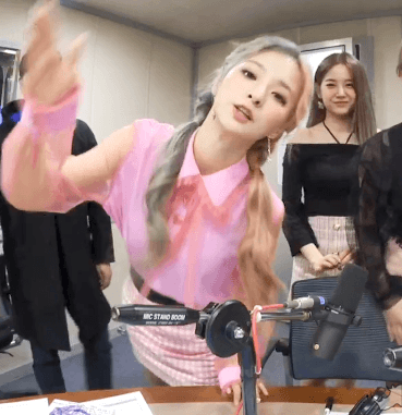 배텐에 나온 프로미스나인 멤버 3인.gif | 인스티즈