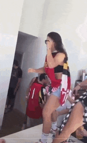 맥주 따먹는 상여자.gif | 인스티즈