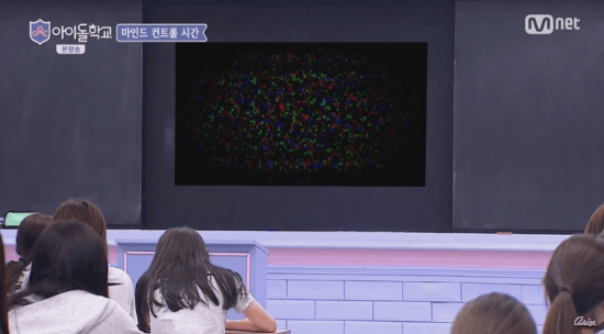 개죽이 장규리의 대령아빠님께 대한 경례.gif | 인스티즈