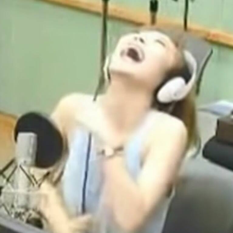 웃을때 누가 뒤에서 잡아땡기는 마마무 휘인.jpg | 인스티즈