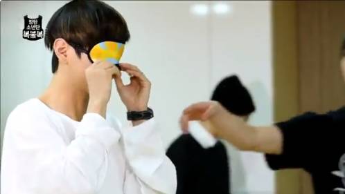 [방탄소년단] 뷔 얼굴에 감탄하는 사람들 | 인스티즈