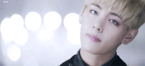 [방탄소년단] 뷔 얼굴에 감탄하는 사람들 | 인스티즈
