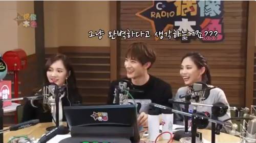 [방탄소년단] 뷔 얼굴에 감탄하는 사람들 | 인스티즈