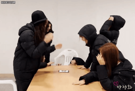 아이즈원 V앱 안유진 몸개그 ㅋㅋㅋ.gif | 인스티즈