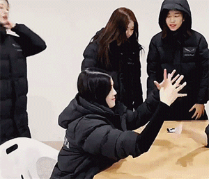 [데이터주의] 아이즈원배 팔씨름대회 권은비 움짤.gif | 인스티즈
