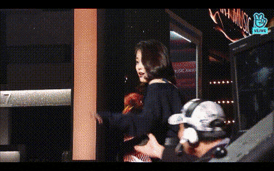 방향치라 혼자서 정신없는 아이유 ㅋㅋㅋㅋㅋㅋㅋ.gif | 인스티즈