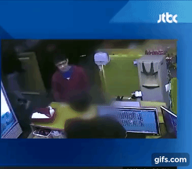 강서구 피씨방 살인마 김성수 사건 직전에 항의하는 모습.gif | 인스티즈