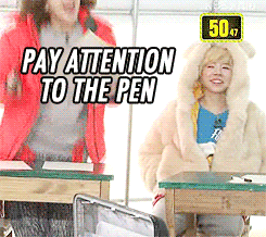 태연과 써니의 기묘한 반사신경.gif | 인스티즈