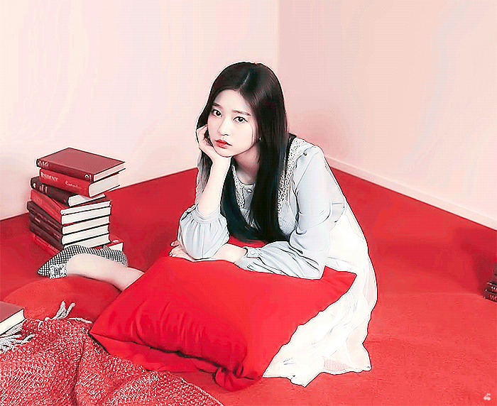 아이즈원 뮤비 김민주.gif | 인스티즈