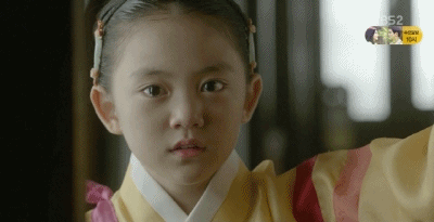 [구르미그린달빛] 대사없이 표정으로만 감정 전달하는 아역의 연기.gif | 인스티즈