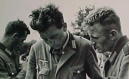  히틀러가 젊은이들을 현혹시키기 위해 만들었던 나치제복.jpg | 인스티즈