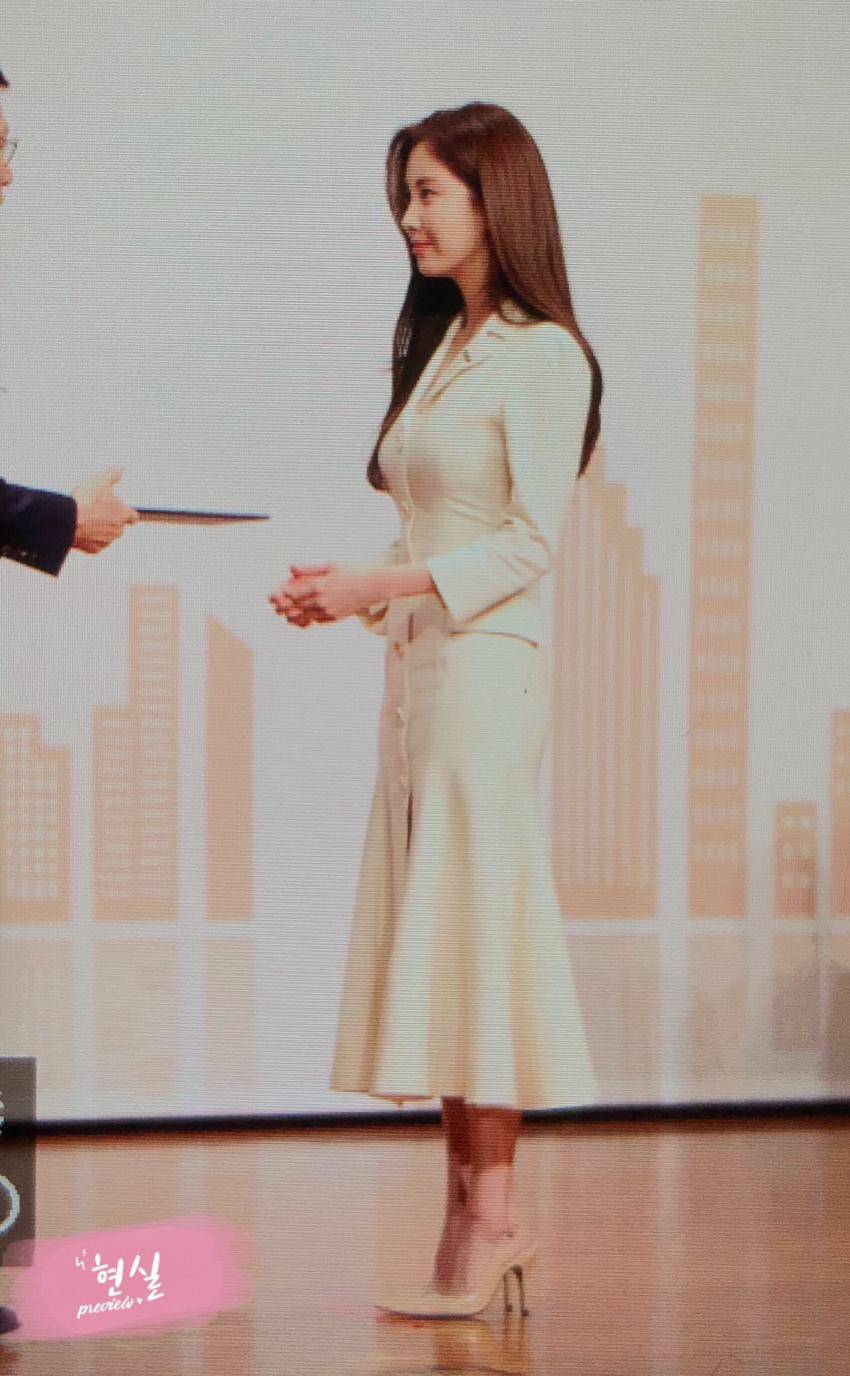 오늘자 국무총리 표창받는 서현.jpg | 인스티즈