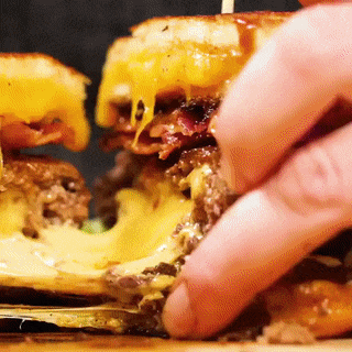 베이컨 치즈버거.gif | 인스티즈