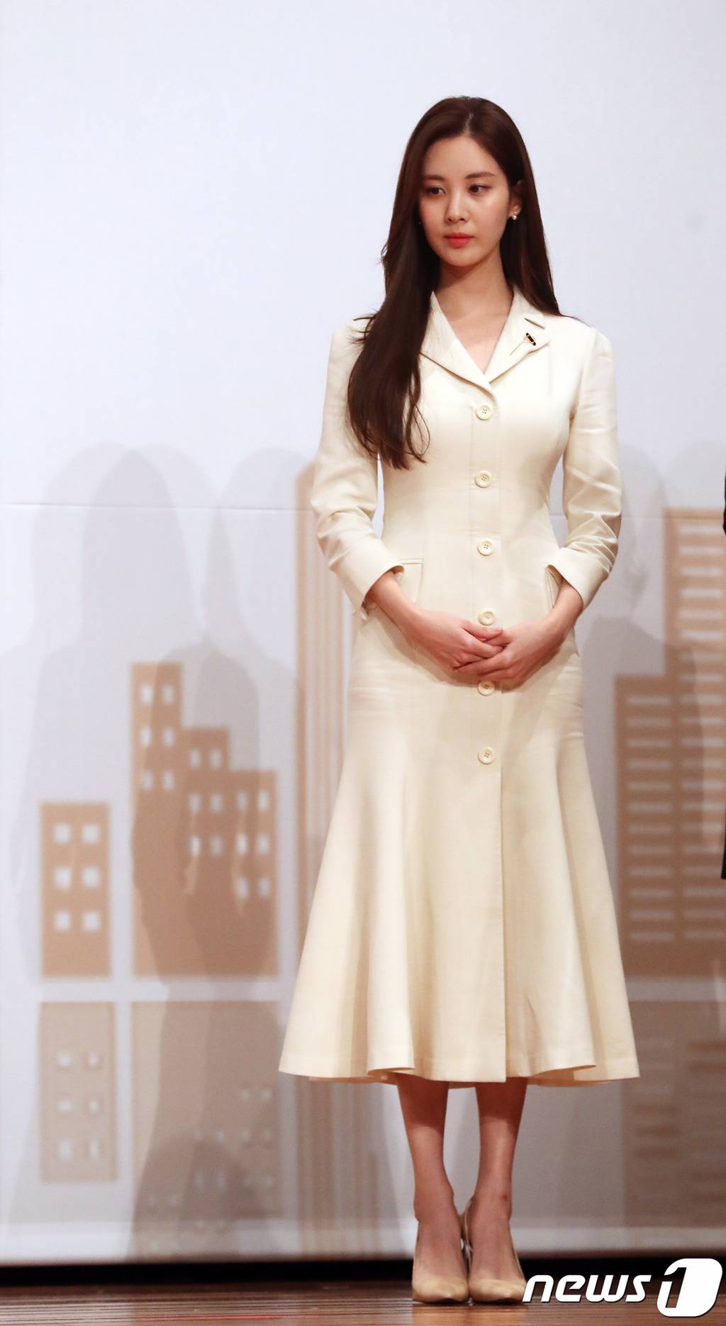 오늘자 국무총리 표창받는 서현.jpg | 인스티즈