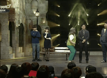 여자친구 외에 다른 여자는 쳐다도 안보는 남자친구.gif | 인스티즈