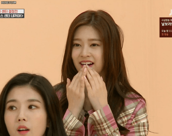 아이즈원) 춤도 잘추는데 귀엽기까지 한 깃털 채연이 | 인스티즈