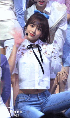 오늘 엠카 아이즈원 안유진.gif | 인스티즈