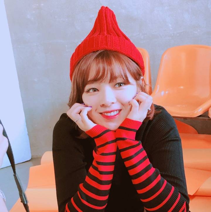 JYP 공식 팬즈 트와이스 정연 생일 축하글 (Feat.감동의 파일명) | 인스티즈