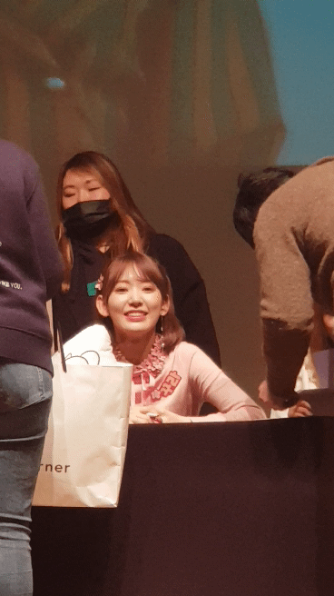 아이즈원 첫 팬싸인회 장원영,안유진,사쿠라,강혜원,김민주,조유리,김채원 사진,움짤.jpgif | 인스티즈