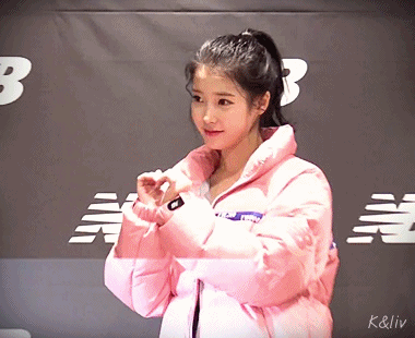 181102 홍대 뉴발 행사 아이유 gif | 인스티즈