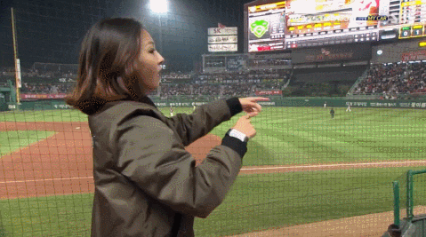 SK 치어리더 강윤이 잡았어?.GIF | 인스티즈