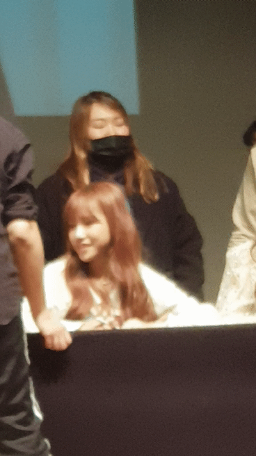 아이즈원 첫 팬싸인회.GIF | 인스티즈