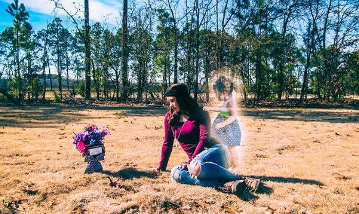 죽은 딸이 그리워 사진 합성한 어머니 | 인스티즈