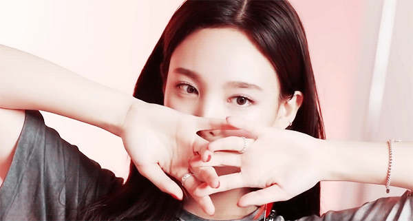 Yes Or Yes 메이킹속 나연이 | 인스티즈