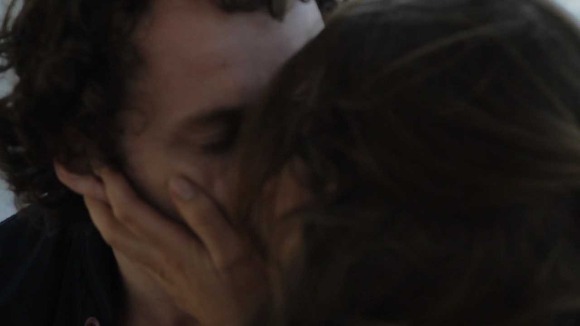 가슴떨리게 들어오고 가슴아프게 나가는 현실적인 사랑 | 인스티즈