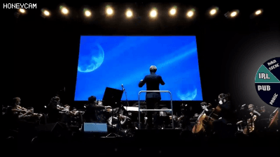 손오공에게 원기 나눠주는 지구인들.gif | 인스티즈